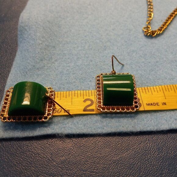 Green Lucite Half Cylinder Shape Necklace & Earrings - Picture 8 of 9